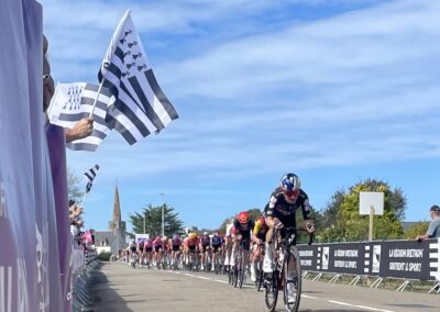 Echapée après 2 tous de course